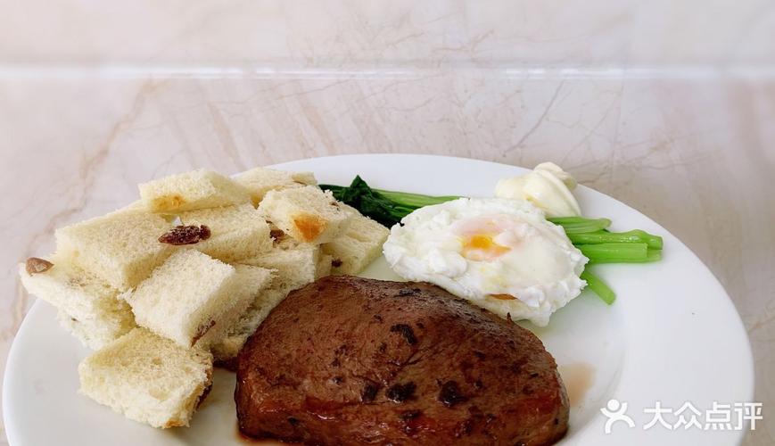 Tràm Chim (Đồng Tháp) tháng 8 có sự xuất hiện của đàn sếu đầu đỏ, những vạt hoa vàng rực.